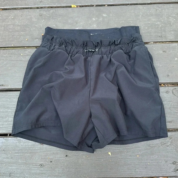 Zella high waisted black shorts with liner size medium - Picture 1 of 4
